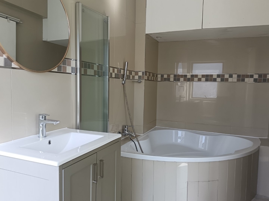 To Let 2 Bedroom Property for Rent in Three Anchor Bay Western Cape